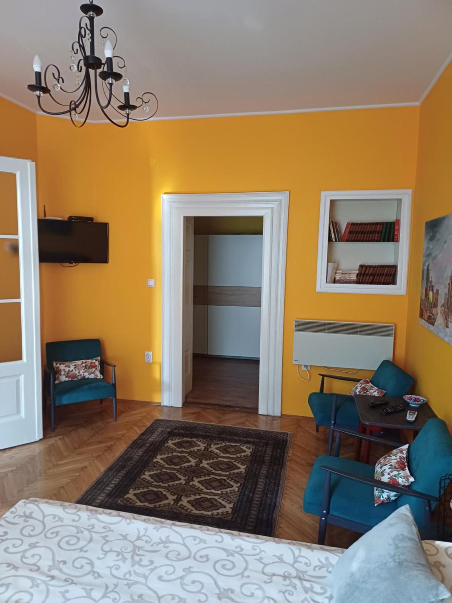 19 Apartment *